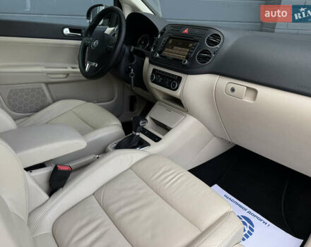 Черный Фольксваген Гольф Плюс, объемом двигателя 1.4 л и пробегом 151 тыс. км за 9500 $, фото 15 на Automoto.ua