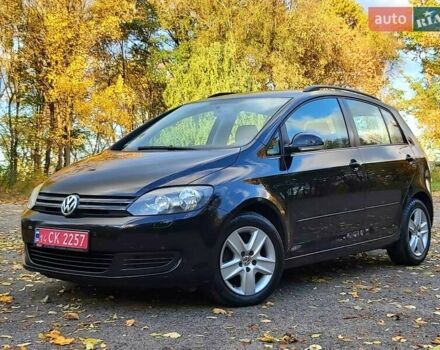 Черный Фольксваген Гольф Плюс, объемом двигателя 1.6 л и пробегом 242 тыс. км за 7600 $, фото 2 на Automoto.ua