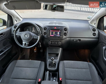Черный Фольксваген Гольф Плюс, объемом двигателя 1.6 л и пробегом 259 тыс. км за 8300 $, фото 45 на Automoto.ua