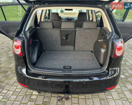 Черный Фольксваген Гольф Плюс, объемом двигателя 1.6 л и пробегом 147 тыс. км за 7950 $, фото 25 на Automoto.ua