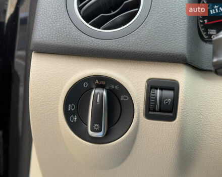 Черный Фольксваген Гольф Плюс, объемом двигателя 1.4 л и пробегом 151 тыс. км за 9500 $, фото 24 на Automoto.ua