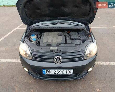 Черный Фольксваген Гольф Плюс, объемом двигателя 1.6 л и пробегом 236 тыс. км за 8100 $, фото 6 на Automoto.ua