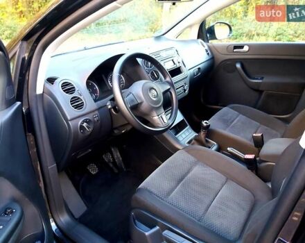 Черный Фольксваген Гольф Плюс, объемом двигателя 1.6 л и пробегом 242 тыс. км за 7600 $, фото 12 на Automoto.ua