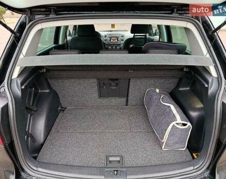 Черный Фольксваген Гольф Плюс, объемом двигателя 1.6 л и пробегом 236 тыс. км за 8100 $, фото 13 на Automoto.ua