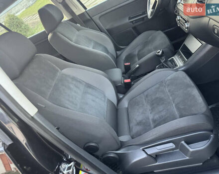 Черный Фольксваген Гольф Плюс, объемом двигателя 1.6 л и пробегом 147 тыс. км за 7950 $, фото 20 на Automoto.ua