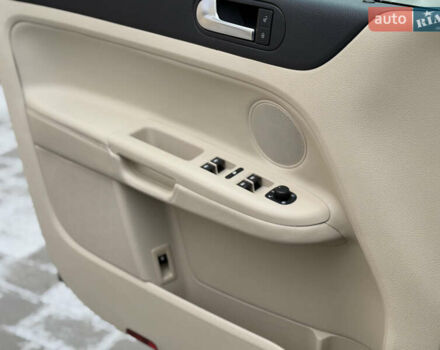 Черный Фольксваген Гольф Плюс, объемом двигателя 1.4 л и пробегом 151 тыс. км за 9500 $, фото 25 на Automoto.ua