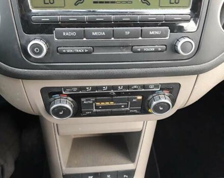 Черный Фольксваген Гольф Плюс, объемом двигателя 1.4 л и пробегом 183 тыс. км за 7777 $, фото 10 на Automoto.ua