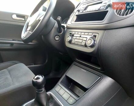 Черный Фольксваген Гольф Плюс, объемом двигателя 1.6 л и пробегом 242 тыс. км за 7600 $, фото 17 на Automoto.ua