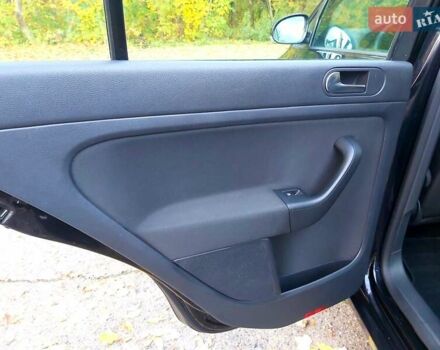 Черный Фольксваген Гольф Плюс, объемом двигателя 1.6 л и пробегом 242 тыс. км за 7600 $, фото 20 на Automoto.ua