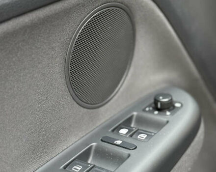 Чорний Фольксваген Golf Plus, об'ємом двигуна 1.6 л та пробігом 261 тис. км за 8750 $, фото 56 на Automoto.ua