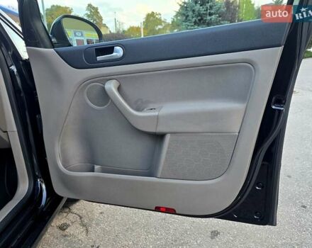 Черный Фольксваген Гольф Плюс, объемом двигателя 1.4 л и пробегом 217 тыс. км за 7900 $, фото 34 на Automoto.ua