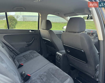 Черный Фольксваген Гольф Плюс, объемом двигателя 1.6 л и пробегом 147 тыс. км за 7950 $, фото 21 на Automoto.ua