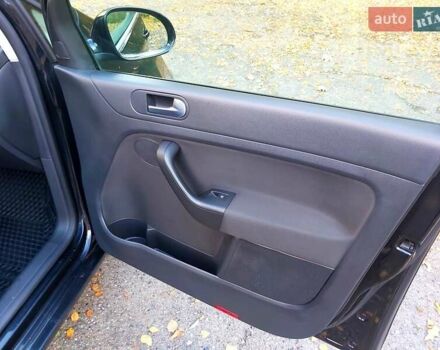 Черный Фольксваген Гольф Плюс, объемом двигателя 1.6 л и пробегом 242 тыс. км за 7600 $, фото 13 на Automoto.ua