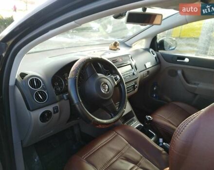 Черный Фольксваген Гольф Плюс, объемом двигателя 1.4 л и пробегом 66 тыс. км за 8500 $, фото 4 на Automoto.ua