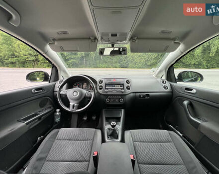 Чорний Фольксваген Golf Plus, об'ємом двигуна 1.6 л та пробігом 240 тис. км за 7900 $, фото 17 на Automoto.ua
