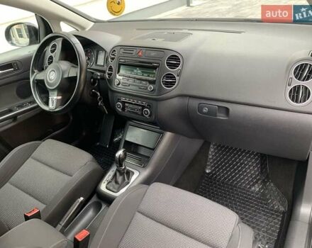 Черный Фольксваген Гольф Плюс, объемом двигателя 1.6 л и пробегом 206 тыс. км за 8300 $, фото 32 на Automoto.ua