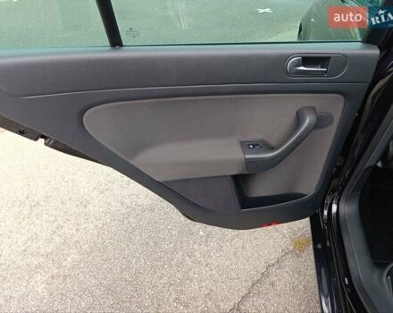 Черный Фольксваген Гольф Плюс, объемом двигателя 1.4 л и пробегом 170 тыс. км за 11200 $, фото 27 на Automoto.ua