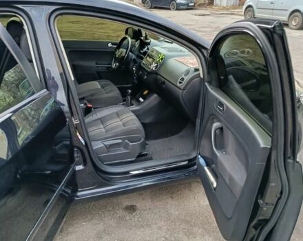 Черный Фольксваген Гольф Плюс, объемом двигателя 1.6 л и пробегом 330 тыс. км за 7000 $, фото 3 на Automoto.ua