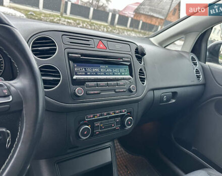 Черный Фольксваген Гольф Плюс, объемом двигателя 1.4 л и пробегом 165 тыс. км за 9300 $, фото 41 на Automoto.ua