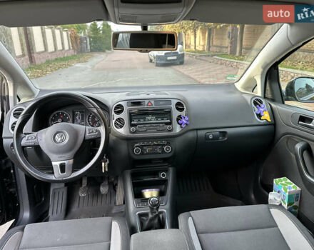 Черный Фольксваген Гольф Плюс, объемом двигателя 1.2 л и пробегом 162 тыс. км за 6200 $, фото 12 на Automoto.ua