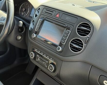 Черный Фольксваген Гольф Плюс, объемом двигателя 1.4 л и пробегом 196 тыс. км за 8800 $, фото 7 на Automoto.ua