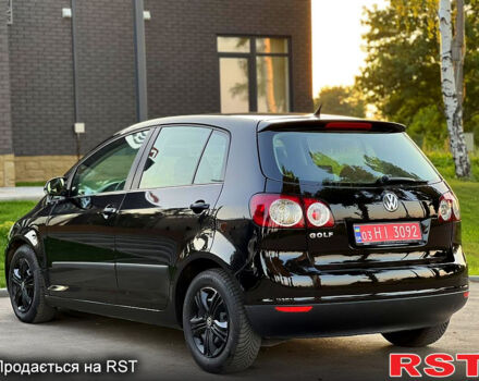 Черный Фольксваген Гольф Плюс, объемом двигателя 1.4 л и пробегом 200 тыс. км за 5800 $, фото 2 на Automoto.ua
