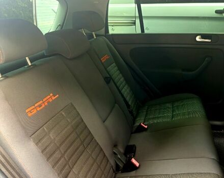 Черный Фольксваген Гольф Плюс, объемом двигателя 1.6 л и пробегом 220 тыс. км за 6000 $, фото 8 на Automoto.ua