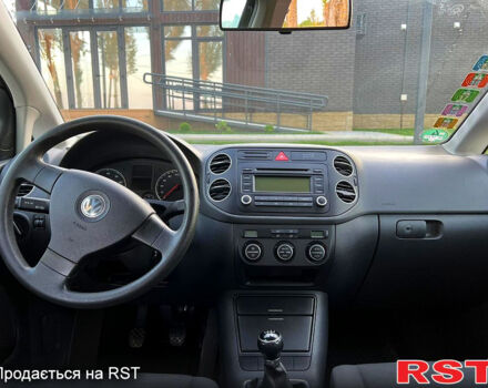 Черный Фольксваген Гольф Плюс, объемом двигателя 1.4 л и пробегом 200 тыс. км за 5800 $, фото 9 на Automoto.ua