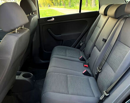 Черный Фольксваген Гольф Плюс, объемом двигателя 1.4 л и пробегом 200 тыс. км за 5800 $, фото 4 на Automoto.ua