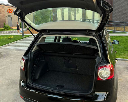 Черный Фольксваген Гольф Плюс, объемом двигателя 1.4 л и пробегом 200 тыс. км за 5800 $, фото 7 на Automoto.ua