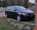 Черный Фольксваген Гольф Плюс, объемом двигателя 1.4 л и пробегом 175 тыс. км за 7000 $, фото 2 на Automoto.ua