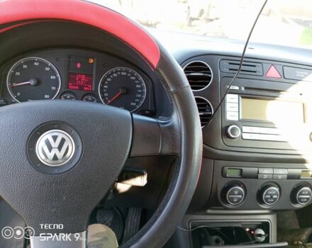 Черный Фольксваген Гольф Плюс, объемом двигателя 1.4 л и пробегом 180 тыс. км за 5100 $, фото 6 на Automoto.ua