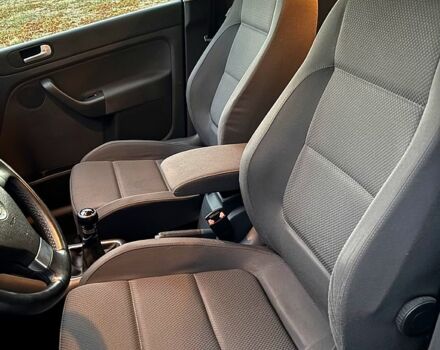 Черный Фольксваген Гольф Плюс, объемом двигателя 1.6 л и пробегом 71 тыс. км за 7399 $, фото 11 на Automoto.ua