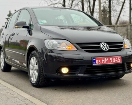 Черный Фольксваген Гольф Плюс, объемом двигателя 1.6 л и пробегом 187 тыс. км за 5999 $, фото 2 на Automoto.ua