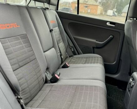 Черный Фольксваген Гольф Плюс, объемом двигателя 1.6 л и пробегом 187 тыс. км за 5999 $, фото 18 на Automoto.ua