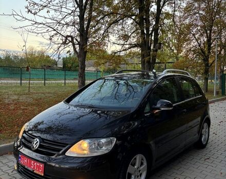 Черный Фольксваген Гольф Плюс, объемом двигателя 1.6 л и пробегом 71 тыс. км за 7399 $, фото 2 на Automoto.ua