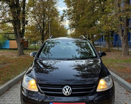 Черный Фольксваген Гольф Плюс, объемом двигателя 1.6 л и пробегом 71 тыс. км за 7399 $, фото 1 на Automoto.ua