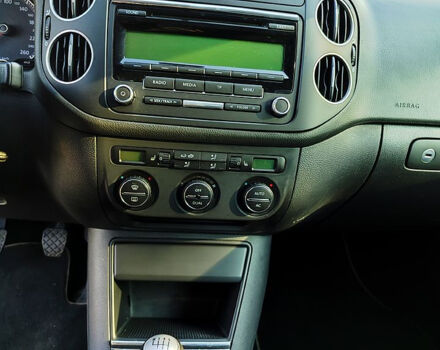 Черный Фольксваген Гольф Плюс, объемом двигателя 1.4 л и пробегом 195 тыс. км за 6799 $, фото 11 на Automoto.ua