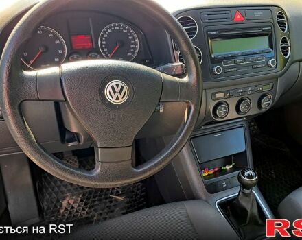 Фольксваген Гольф Плюс 2008 в Днепре (Днепропетровске) на Automoto.ua Черный Фольксваген Гольф Плюс, объемом двигателя 1.6 л и пробегом 165 тыс. км за 6750 $, фото 4 на Automoto.ua