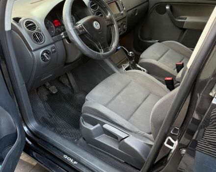 Черный Фольксваген Гольф Плюс, объемом двигателя 2 л и пробегом 229 тыс. км за 6379 $, фото 6 на Automoto.ua