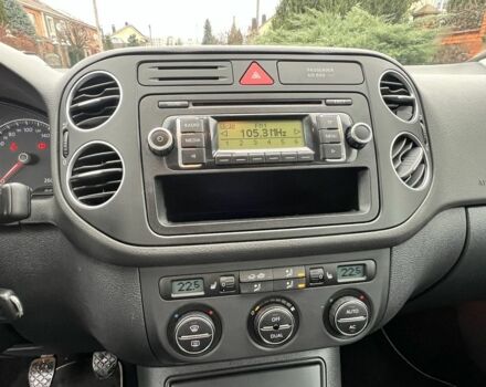 Черный Фольксваген Гольф Плюс, объемом двигателя 1.4 л и пробегом 181 тыс. км за 6850 $, фото 6 на Automoto.ua