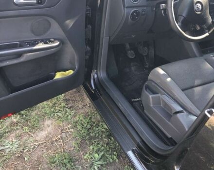 Черный Фольксваген Гольф Плюс, объемом двигателя 1.6 л и пробегом 260 тыс. км за 5700 $, фото 7 на Automoto.ua