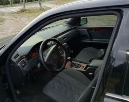 Черный Фольксваген Гольф Плюс, объемом двигателя 1.6 л и пробегом 260 тыс. км за 5700 $, фото 3 на Automoto.ua