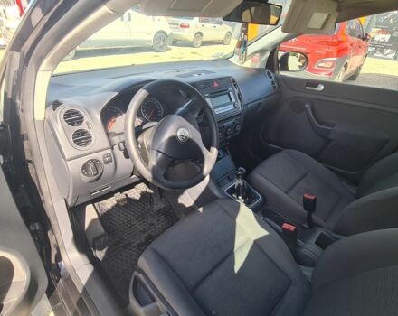 Черный Фольксваген Гольф Плюс, объемом двигателя 1.4 л и пробегом 197 тыс. км за 5600 $, фото 6 на Automoto.ua