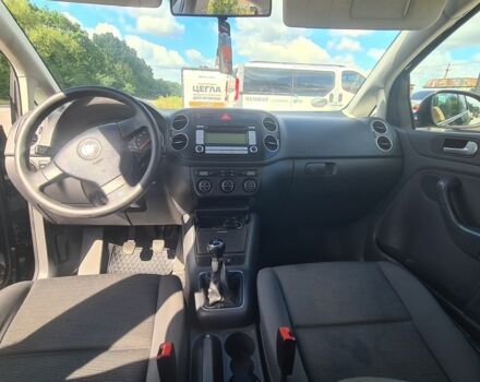 Черный Фольксваген Гольф Плюс, объемом двигателя 1.4 л и пробегом 197 тыс. км за 5600 $, фото 8 на Automoto.ua