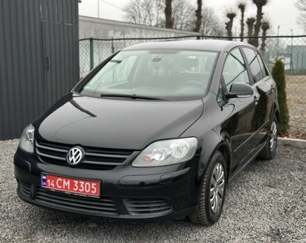 Черный Фольксваген Гольф Плюс, объемом двигателя 1.4 л и пробегом 235 тыс. км за 5400 $, фото 1 на Automoto.ua