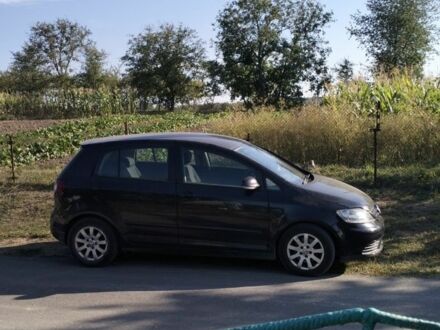 Черный Фольксваген Гольф Плюс, объемом двигателя 1.9 л и пробегом 300 тыс. км за 3809 $, фото 1 на Automoto.ua