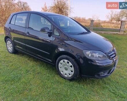 Черный Фольксваген Гольф Плюс, объемом двигателя 1.4 л и пробегом 243 тыс. км за 5250 $, фото 1 на Automoto.ua