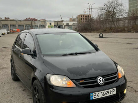 Черный Фольксваген Гольф Плюс, объемом двигателя 1.6 л и пробегом 301 тыс. км за 5999 $, фото 1 на Automoto.ua