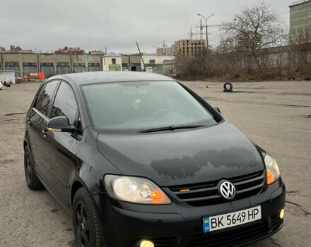 Черный Фольксваген Гольф Плюс, объемом двигателя 1.6 л и пробегом 301 тыс. км за 5999 $, фото 1 на Automoto.ua